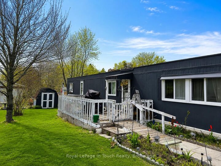 Property Photo: 38 Northland Road ON L4R 0B9