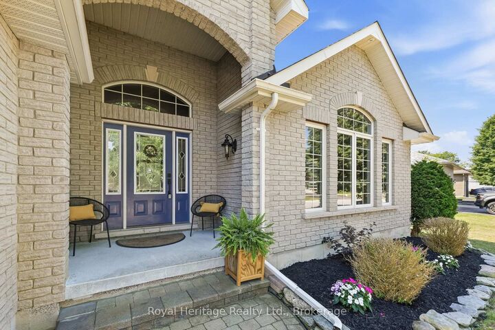 Property Photo: 24 Iroquois Avenue ON K0K 1H0