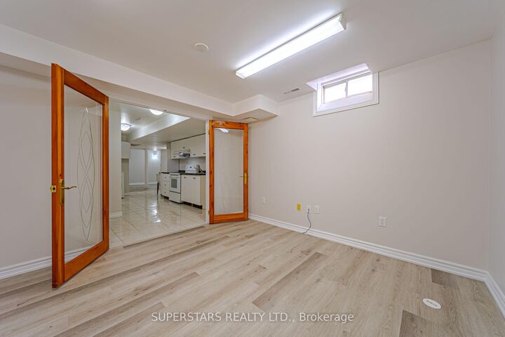 Property Photo: 45 Tower Bridge Crescent ON L6C 2M9
