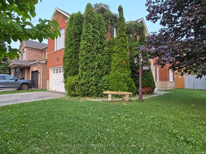 Property Photo:  7155 Lowville Heights  ON L5N 8M2 