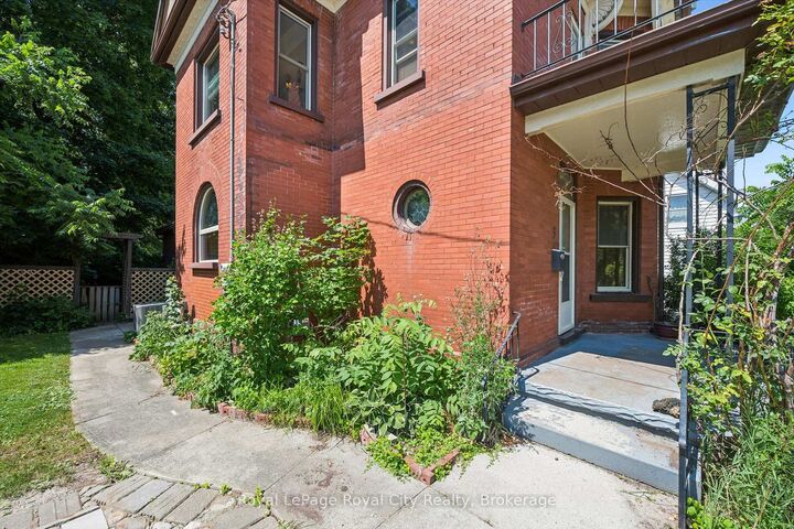 Property Photo:  5 West Street  ON N0K 1M0 