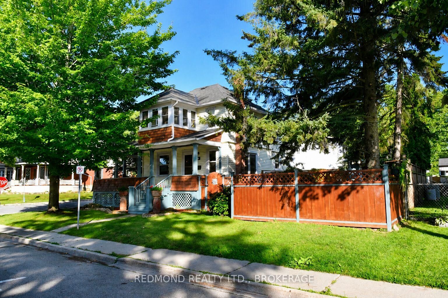 Property Photo:  200 South Street S  ON K7G 1A3 