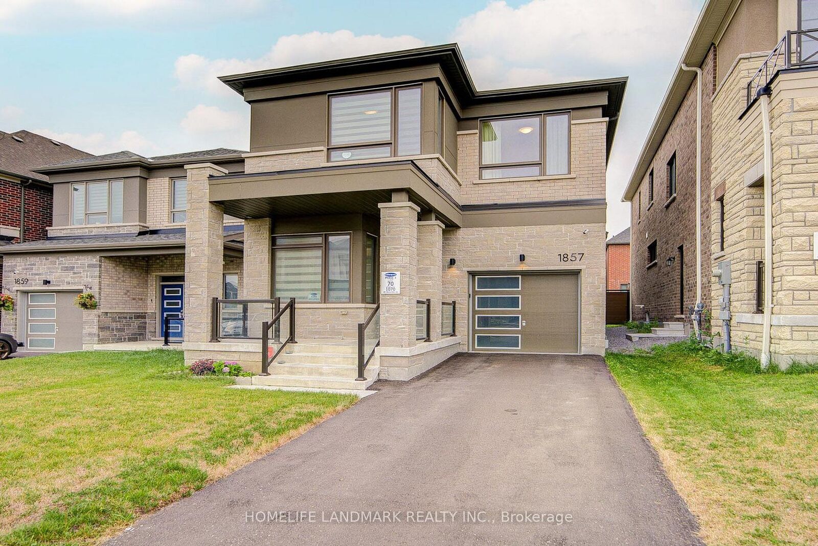Property Photo: 1857 Weeping Willow Lane ON L1Y 0B5