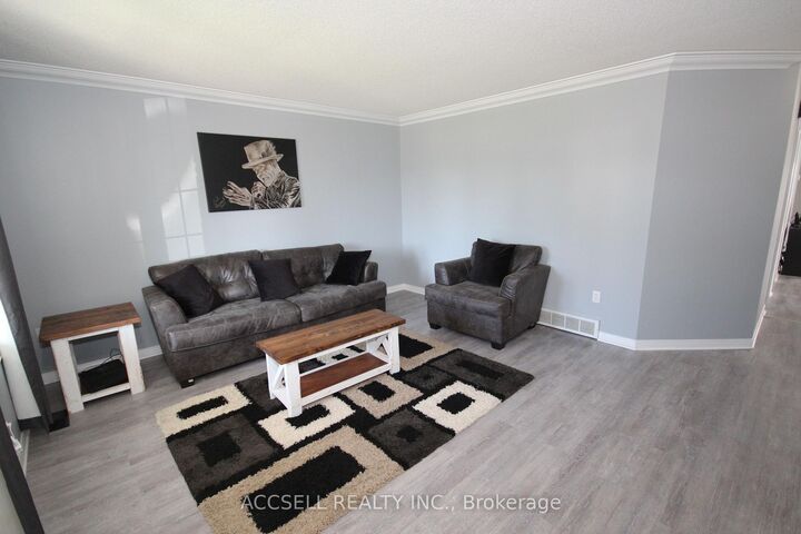 Property Photo: 635 Highview Drive ON N5R 5E7
