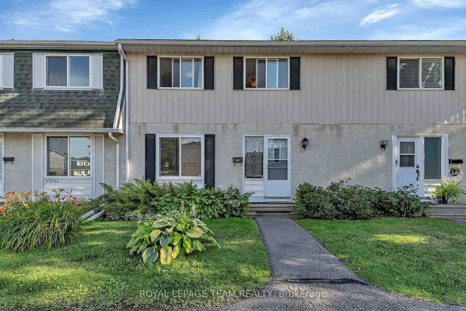 Property Photo: 1516 Beaverpond Drive F ON K1B 3R9