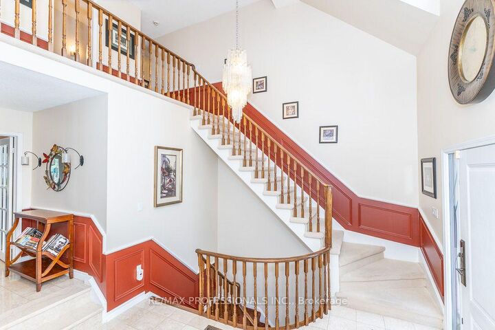 Property Photo: 2604 Barrisdale Court ON L5N 2H2