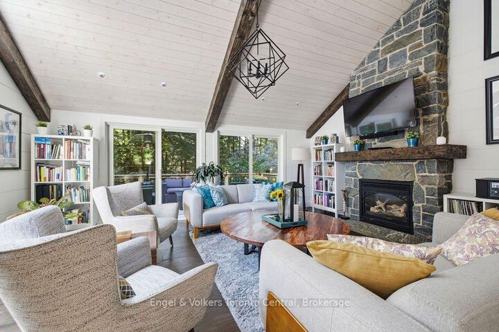 Property Photo: 8 Bartlett Drive ON P2A 2W8