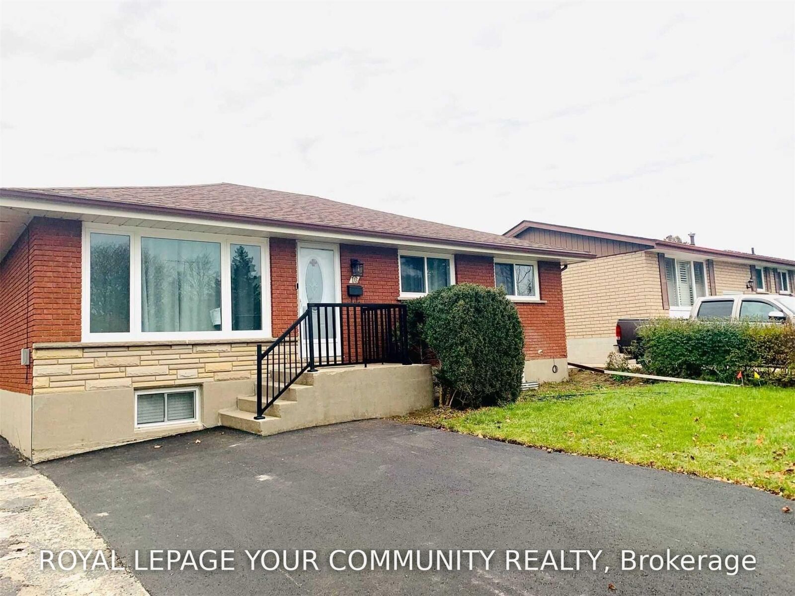 Property Photo:  16 Belvedere Boulevard  ON N3R 3A3 