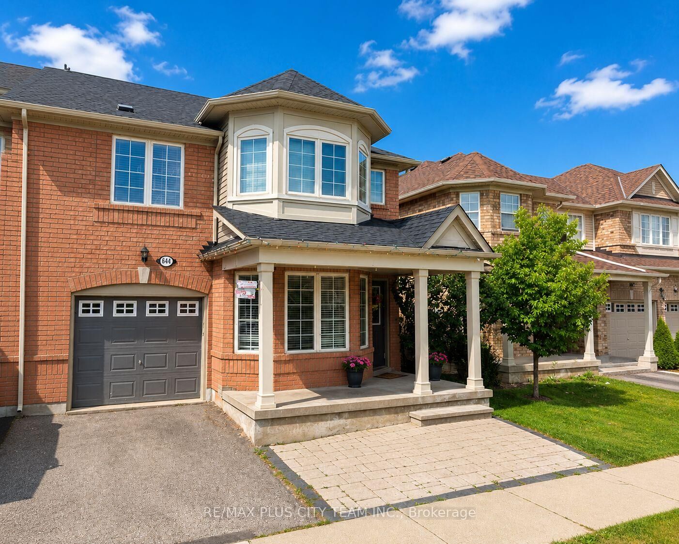 Photo de la propriété:  844 Luxton Drive  ON L9T 6Y5 