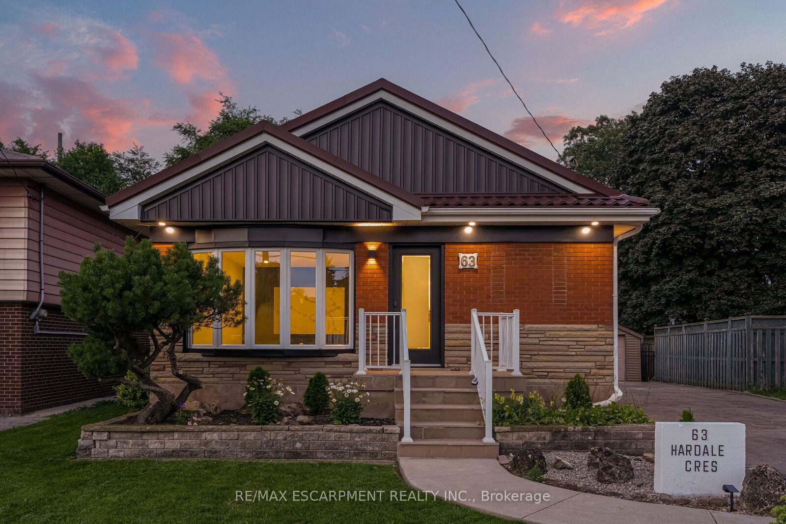 Property Photo: 63 Hardale Crescent ON L8T 1X9