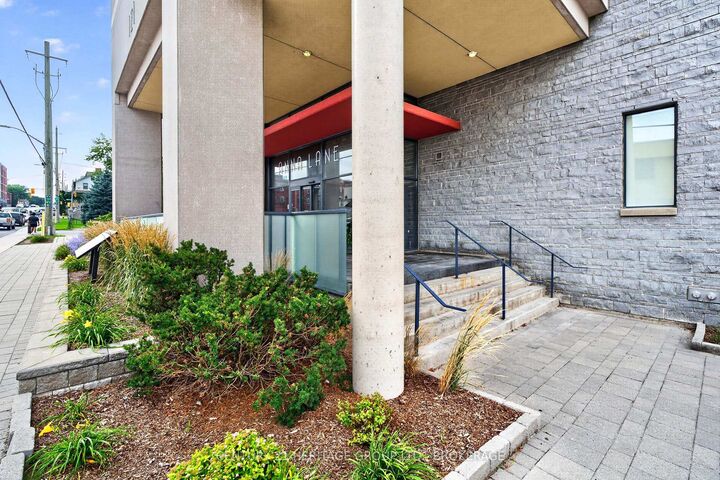 Property Photo: 121 Queen Street A1 ON K7K 0G6