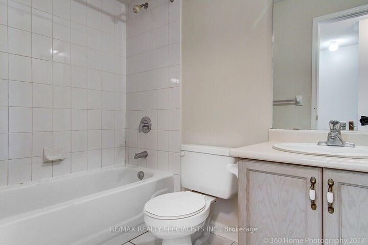 Property Photo:  97 Piperbrook Crescent  ON M1E 5H1 