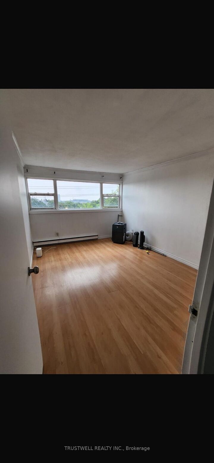 Property Photo: 3040 Constitution Boulevard 105 ON L4Y 3X7