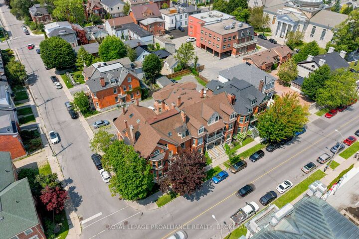 Property Photo:  250 King Street E 1  ON K7L 3A9 