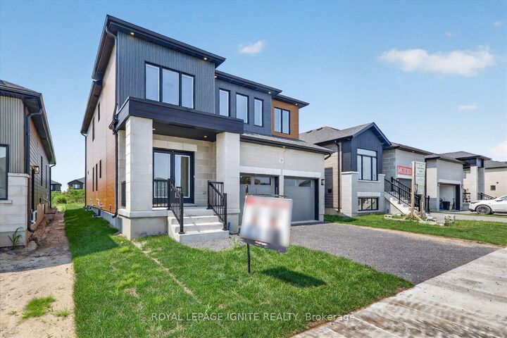 Property Photo: 58 Dusenbury Drive ON K0H 2H0