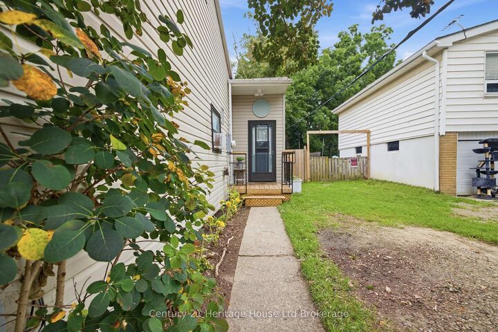 Property Photo: 674 Hayball Street ON N4S 4Z4