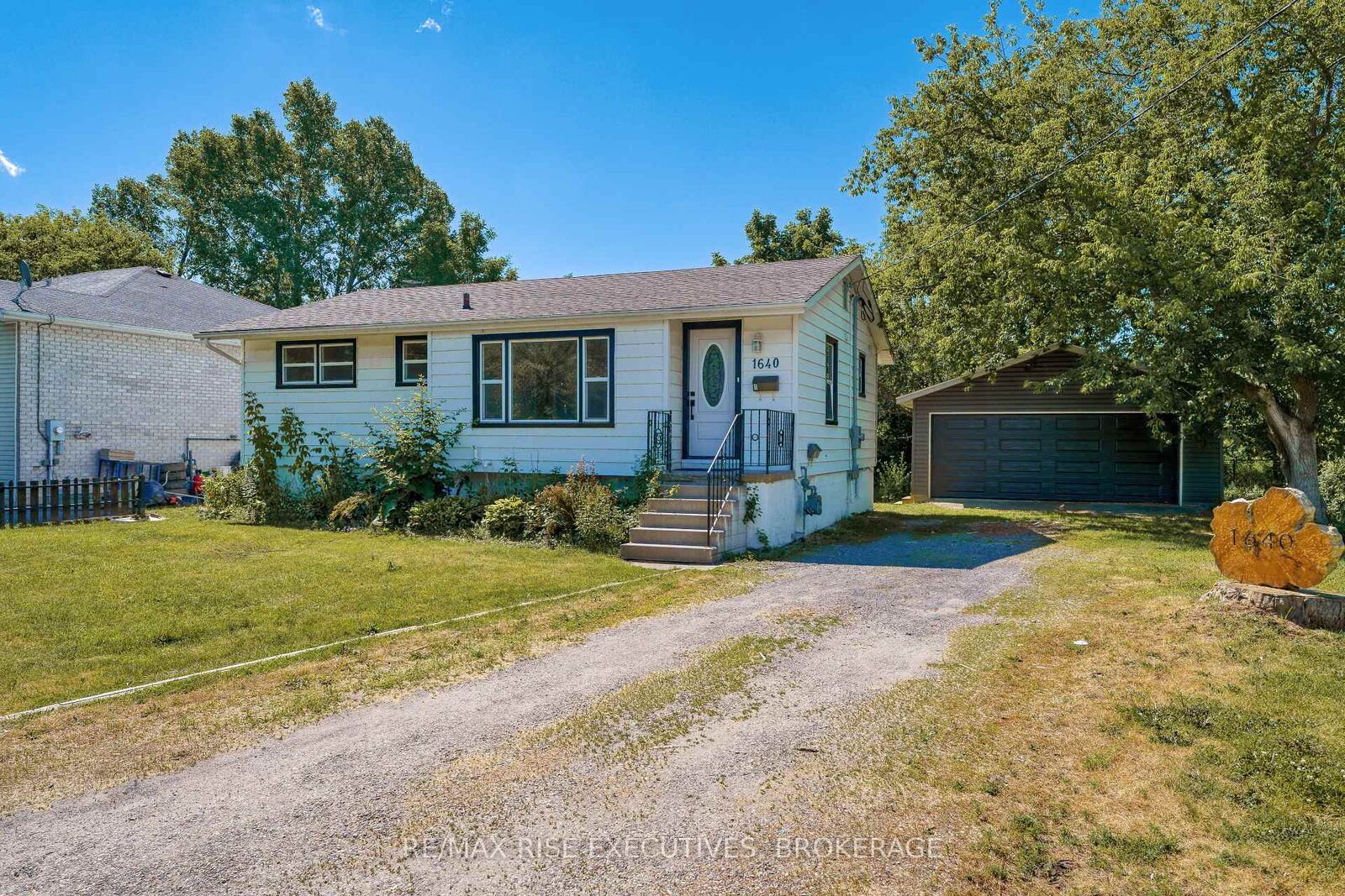Property Photo:  1640 Mary Street 2  ON K7M 5J1 
