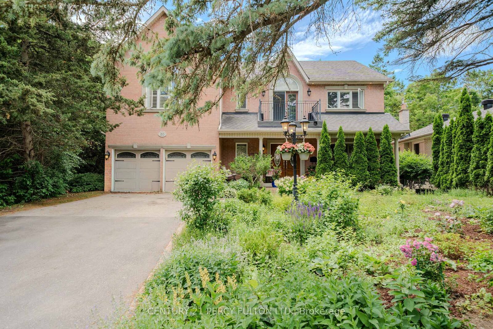 Property Photo:  30 Willowgate Drive  ON L3P 1G3 