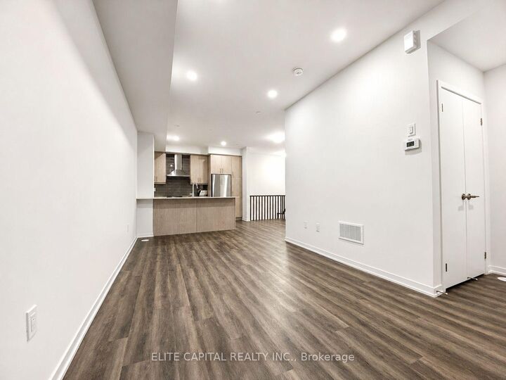 Property Photo:  100 Honeycrisp Crescent Th 351  ON L4K 0N7 