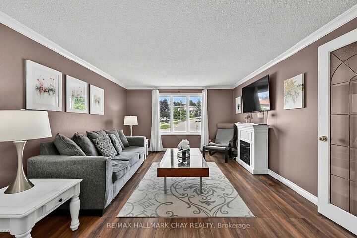 Property Photo: 73 Browning Trail ON L4N 6J4