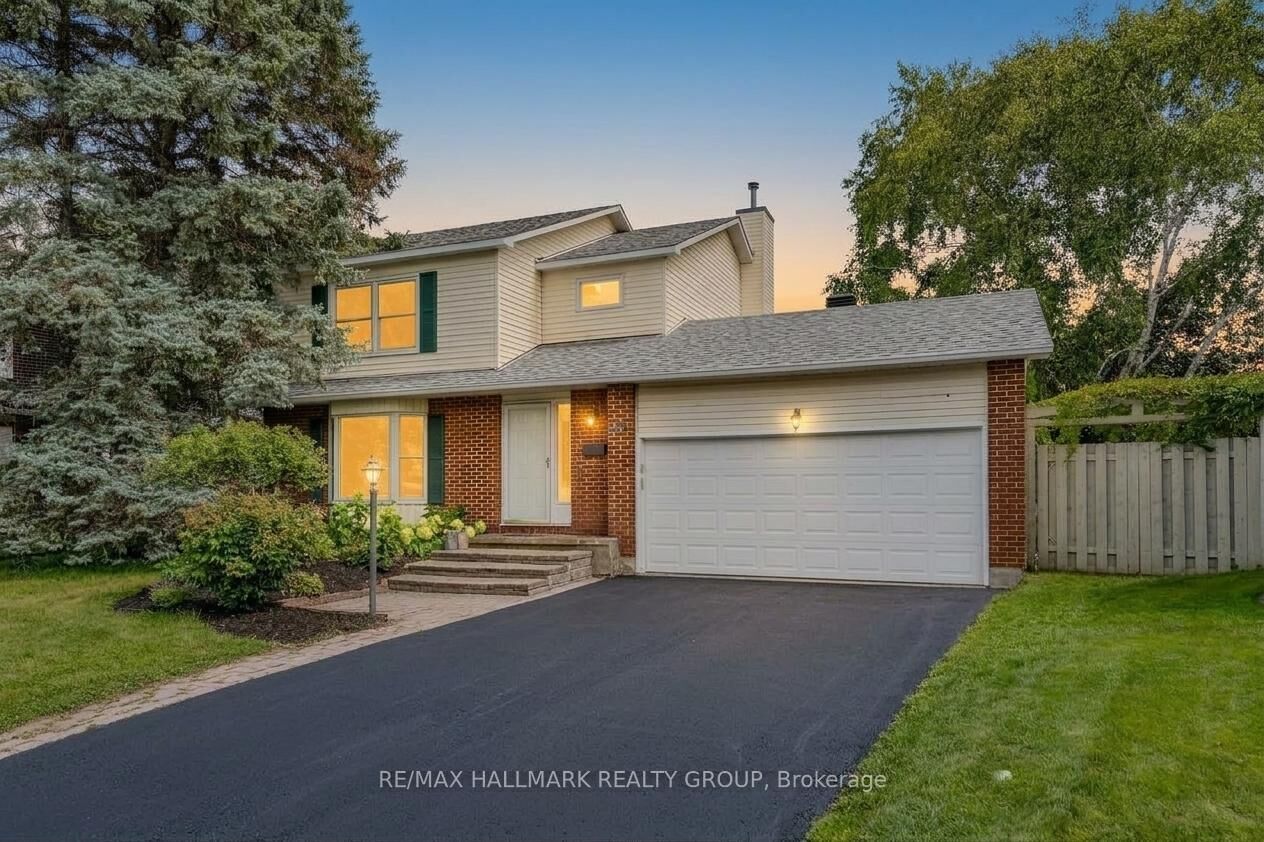 Property Photo:  34 Starling Crescent  ON K2J 2L9 