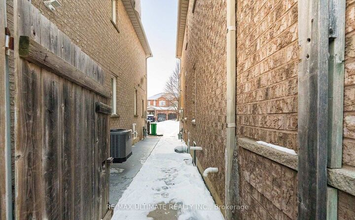 Property Photo:  21 Sewells (Basement) Lane  ON L7A 3A1 
