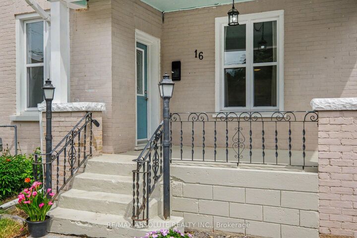 Property Photo: 16 Glen Avenue ON K7A 1S2
