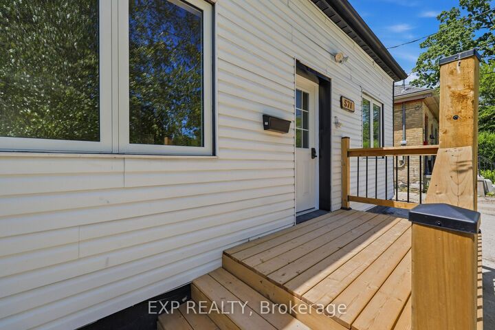 Property Photo: 571 Elizabeth Street ON N5W 3S5
