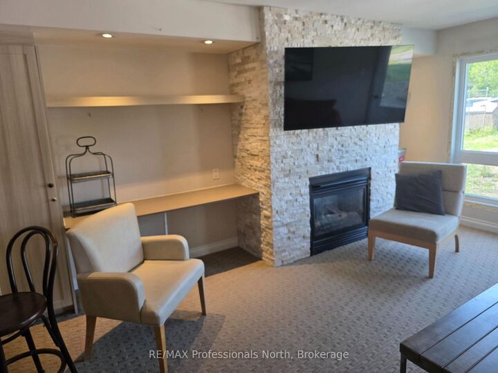 Photo de la propriété:  1235 Deerhurst Drive 53-108  ON P1H 2E8 