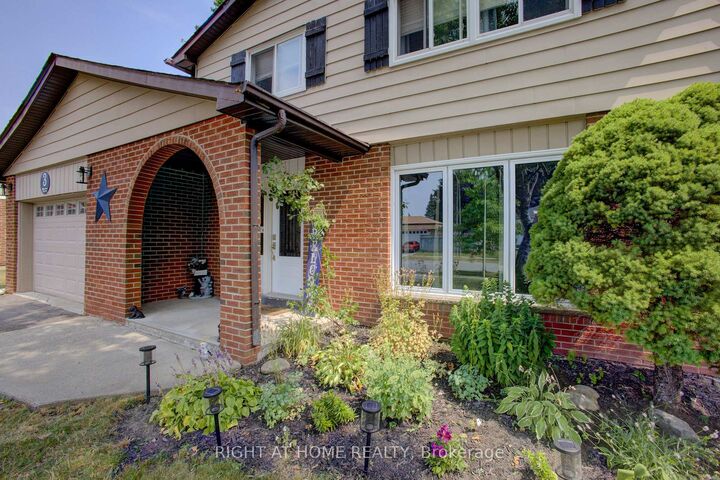 Property Photo:  3 Newton Drive  ON L9W 3E3 