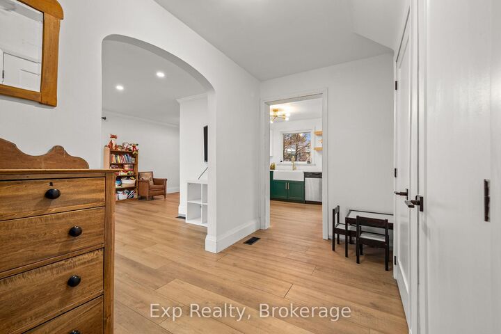 Photo de la propriété: 297 Victoria Avenue A ON K8N 2C9