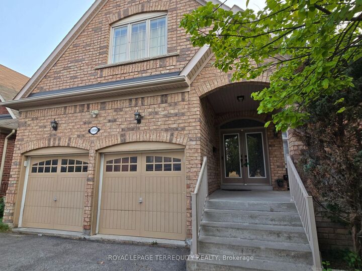 Property Photo: 5138 Ancient Stone Avenue ON L5M 8A9