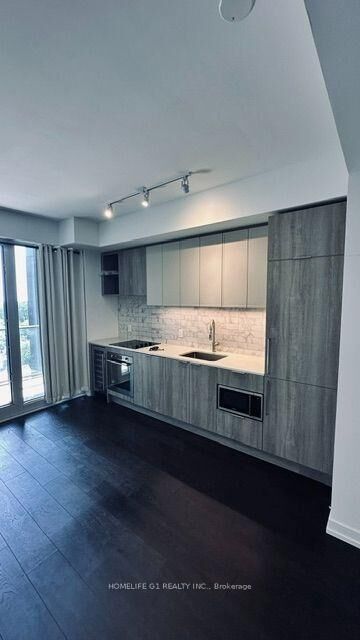 Property Photo: 2020 Bathurst Street 1101 ON M5P 0A6