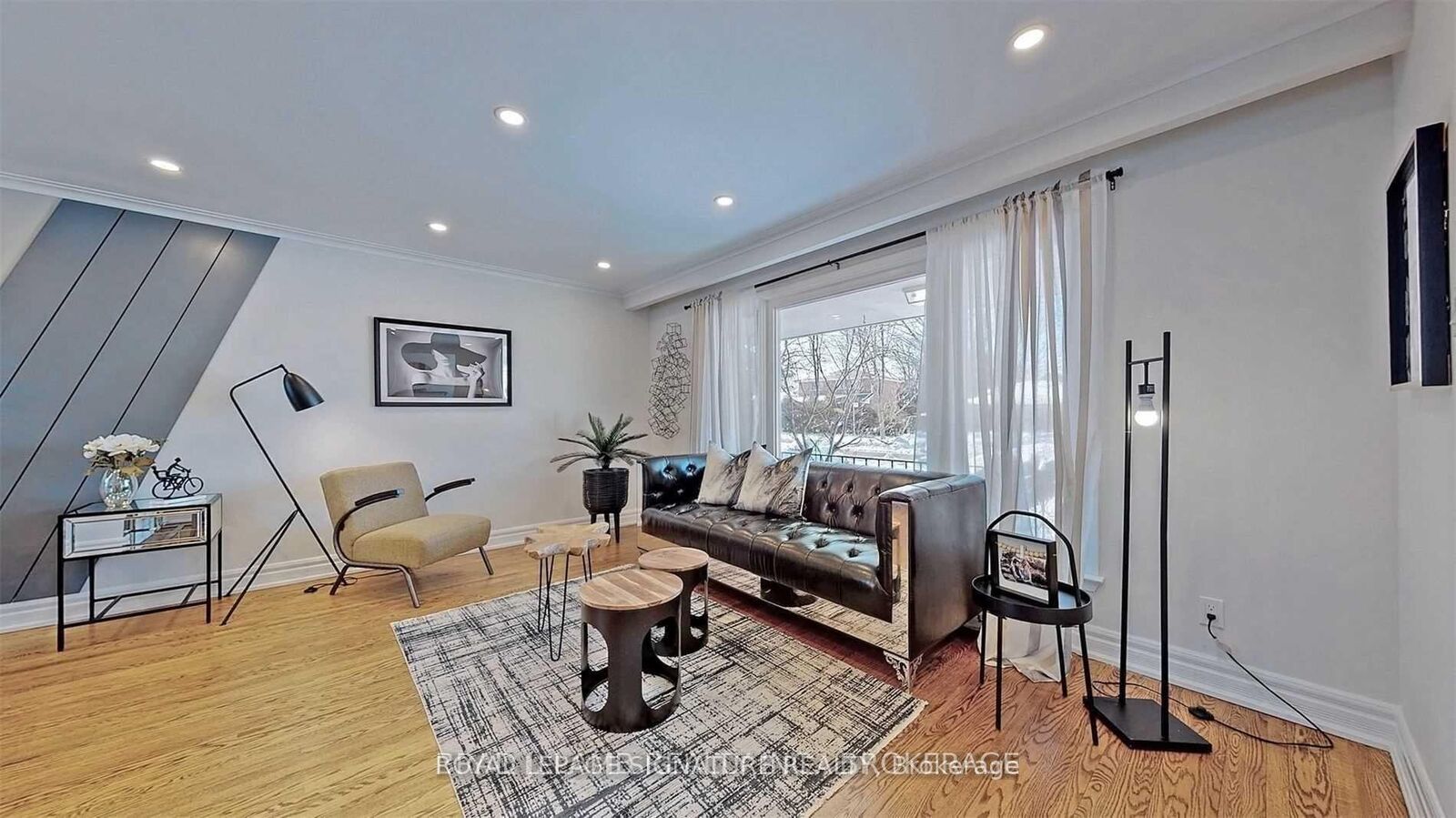 Property Photo:  17 Baroness Crescent Upper  ON M2J 3K4 
