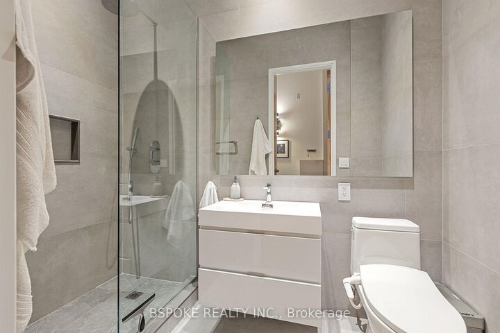 Property Photo: 135 Dalhousie Street 502 ON M5B 2S1