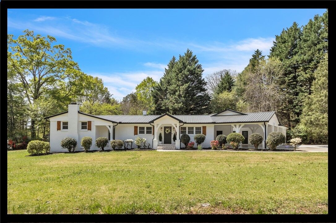 Property Photo: 405 Playground Road SC 29691