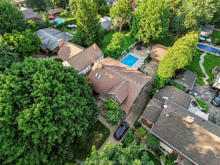Property Photo: 301 Victoria Avenue ON N7L 3B1