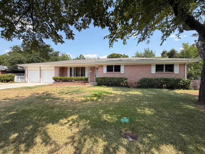 Property Photo: 1547 Singleton Avenue TX 76302