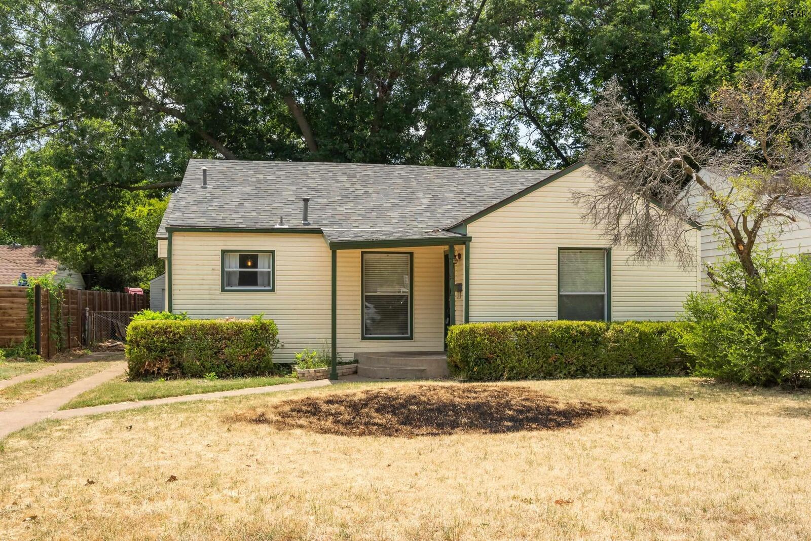 Property Photo: 1629 Ardath Avenue TX 76301