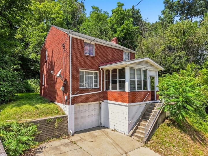 Property Photo:  810 Hartman St  PA 15132 
