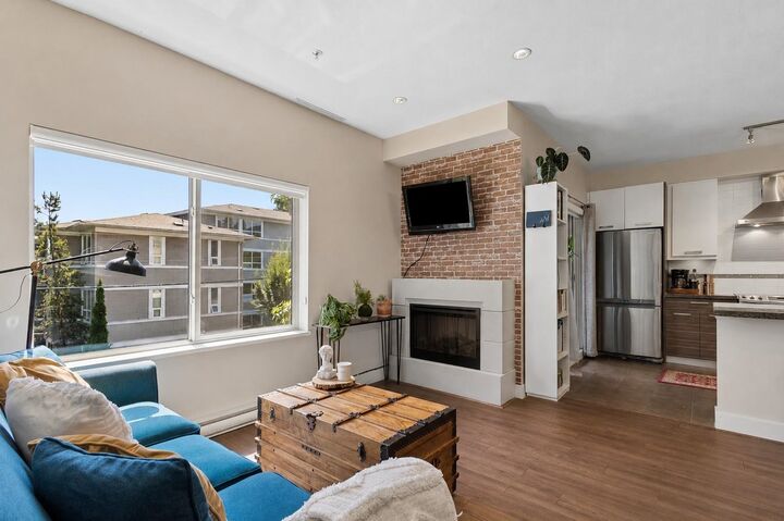 1273 Marine Drive 206 — photo 1