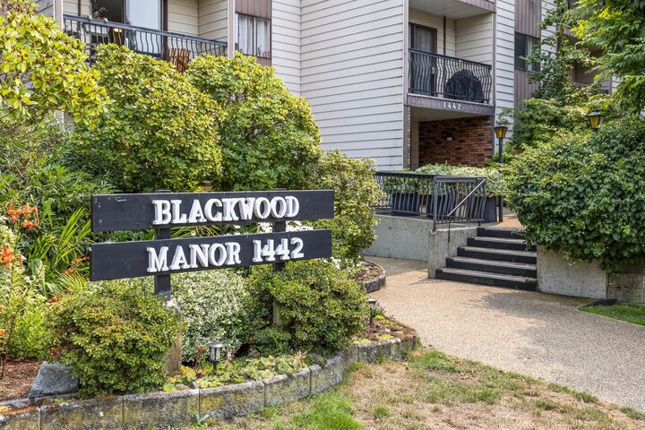 Property Photo:  1442 Blackwood Street 306  BC V4B 3V5 