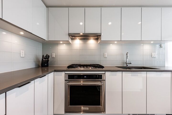 Property Photo: 2388 Madison Avenue 2006 BC V5C 0K8