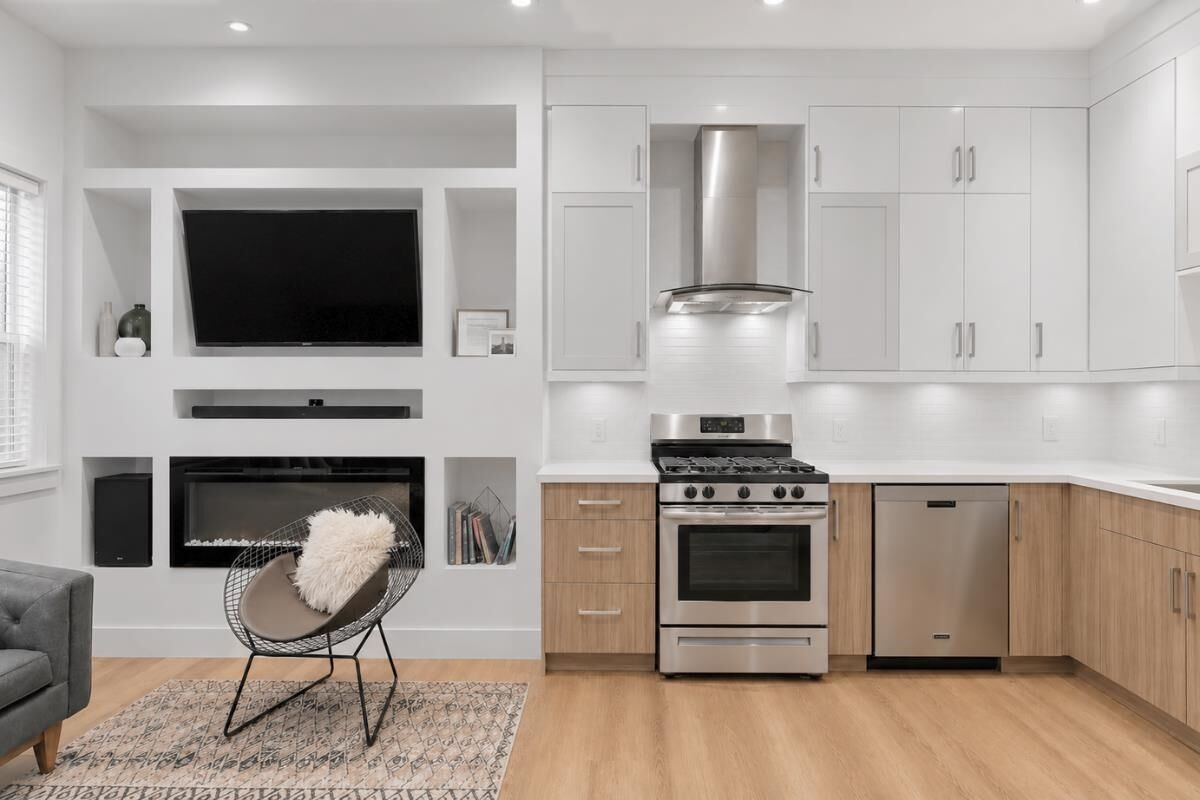 Property Photo: 1136 E Pender Street 2 BC V6A 1W5