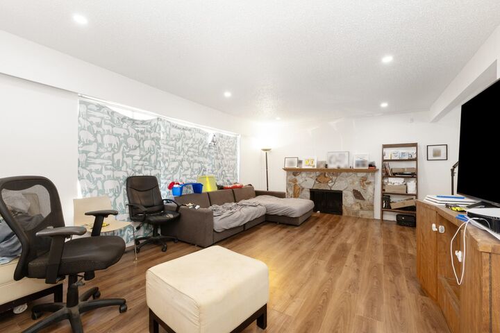 Property Photo: 1189 Brisbane Avenue BC V3J 5K9