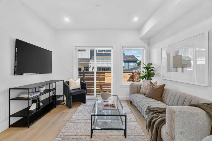 Property Photo: 550 Kaslo Street 3 BC V5K 3Z2
