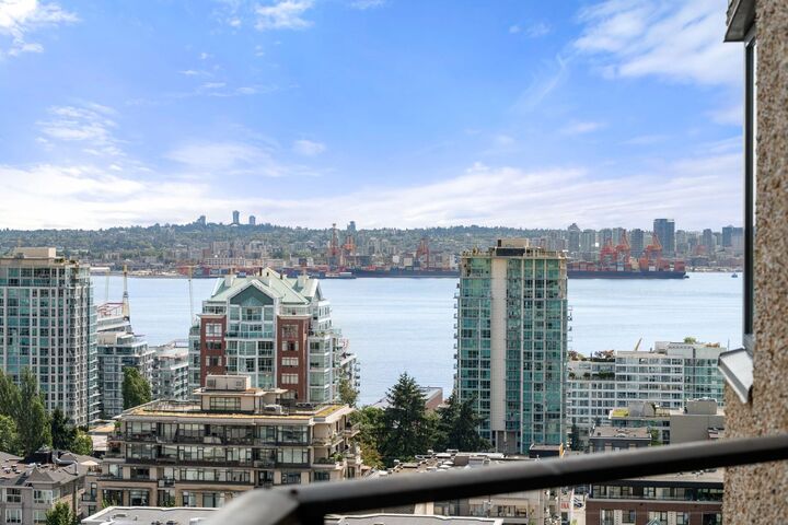 444 Lonsdale Avenue 1101 — photo 1