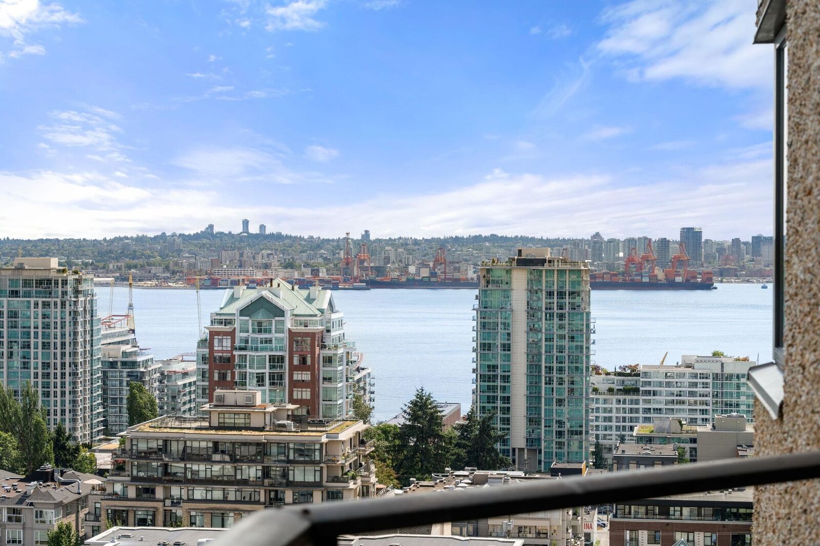 Property Photo: 444 Lonsdale Avenue 1101 BC V7M 3H5