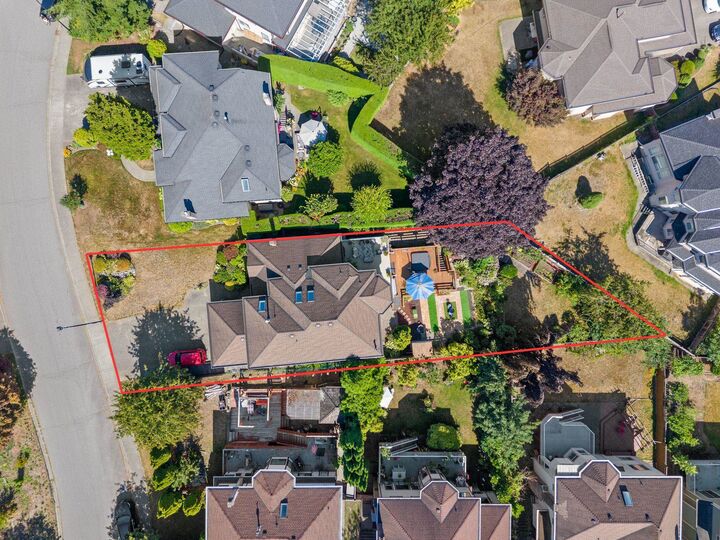 Property Photo: 16614 Cherryhill Crescent BC V2W 0A8
