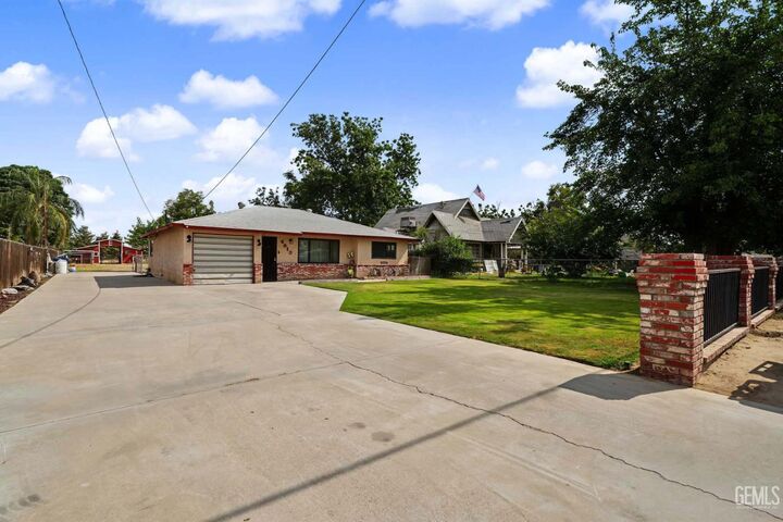 Property Photo:  4910 Morro Drive  CA 93307 